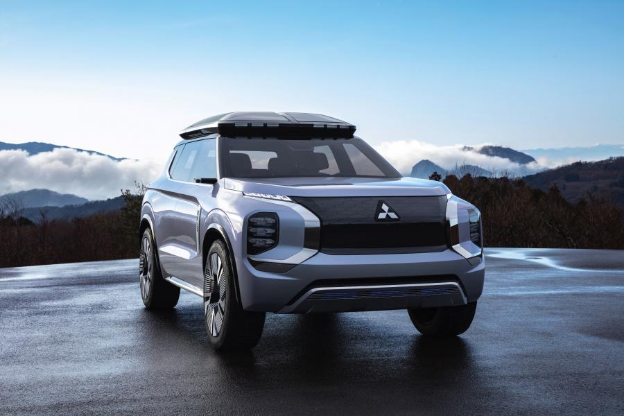  Mitsubishi Engelberg Tourer 2019 года  (фото 19 из 38)